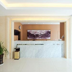 Jinjiang Inn Xianning Yinquan Avenue Hot Spring Hotel